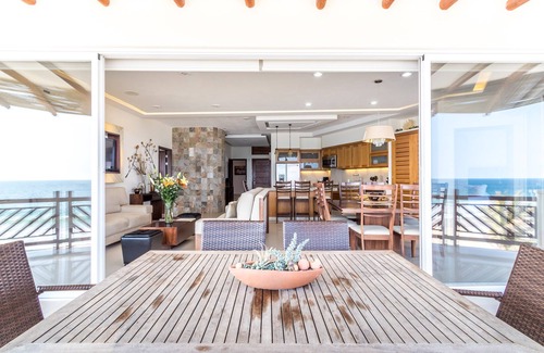 San Pedro Mixtepec Station Balnéaire | Ocean View 3 Bedroom Penthouse with Resort Amenities Overlooking the Pacific!