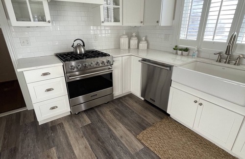North End Maison | Ocean View - 9 Bed & 5 Bath-1.5 Blocks to Boardwalk - Sleeps 24!