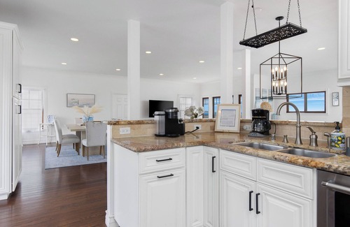 Gas Lamp Section Maison | OCEAN VIEW/Amazing 4 Bedroom/AC/Walk to Beach!