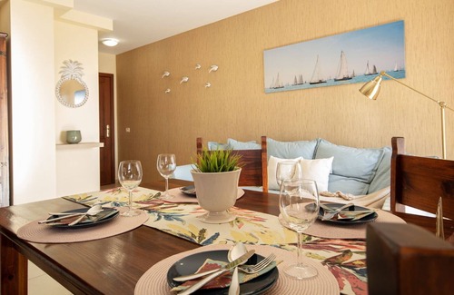 Punta del Hidalgo Appartement | Appartement avec piscine partagée, vue sur la mer, Wi-Fi et terrasse.