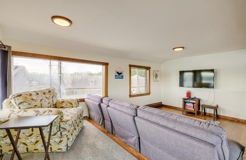 Manset Appartement | Ocean-View Apt in the Heart of Southwest Harbor!