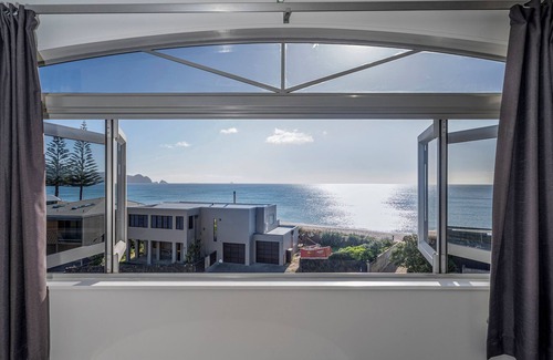 Tairua Maison | Ocean View Beach Beauty - Tairua Holiday Home