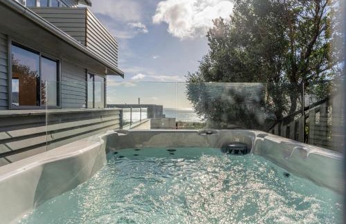 Tairua Maison | Ocean View Beach Beauty - Tairua Holiday Home