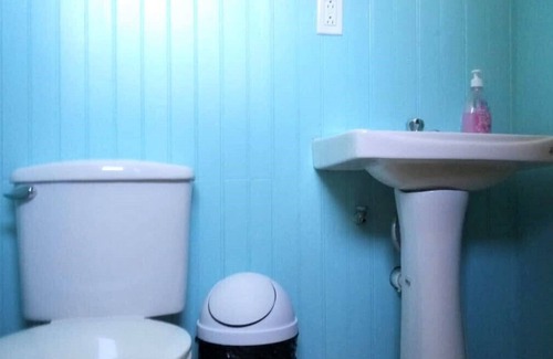 Gales Point Appartement | Ocean View Beachfront Green Cabana 4, AC, Wi-Fi, Swim Pool