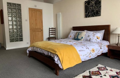 Margate Lit Et Petit-Déjeuner | Ocean view double with ensuite, with access to private garden and bike store