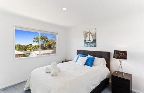 Rhyll Maison | Ocean View Escape w 3BR & 2BA