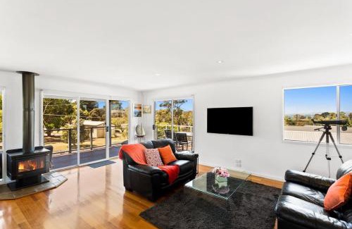 Rhyll Maison | Ocean View Escape w 3BR & 2BA