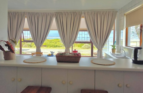 Sandbaai Appartement | Ocean View Hermanus Apartment Near Whale Watching & Cliff Path