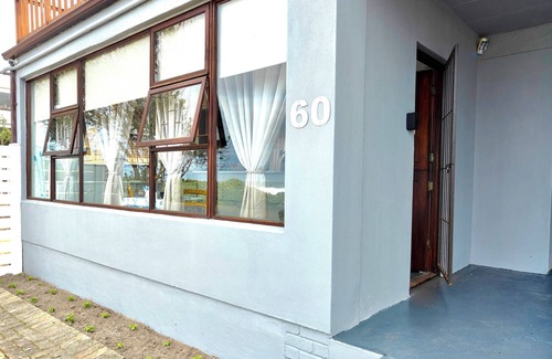 Sandbaai Appartement | Ocean View Hermanus Apartment Near Whale Watching & Cliff Path