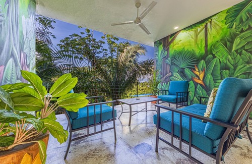 Manuel Antonio Maison | Casa Elsa w newly renovated Apartment - Ocean View, Walk to Beach