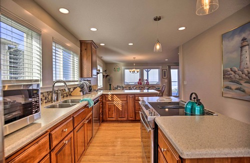 Lincoln City Maison | Ocean-View Lincoln City Retreat avec 3 terrasses d'observation