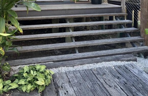King Scrub Maison | Ocean view Mountain Top Treehouse Style Home