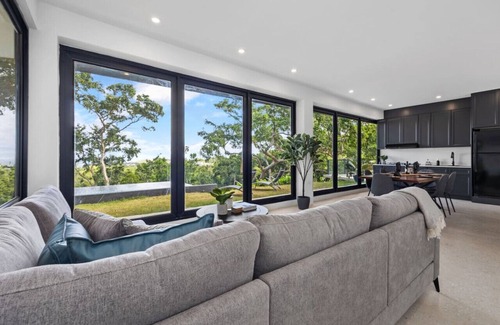San Jose Maison | Ocean view relaxing retreat, pool + hike to beach
