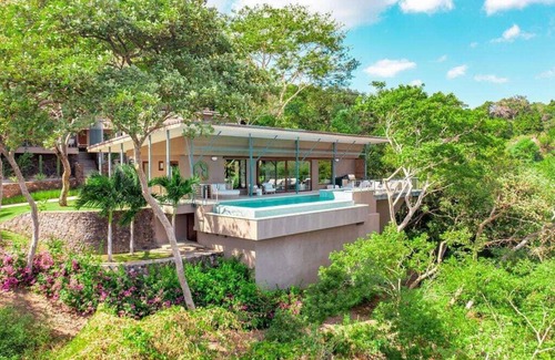 Papagayo Peninsula Villa | Ocean View Retreat w/ Infinity Pool, Gym