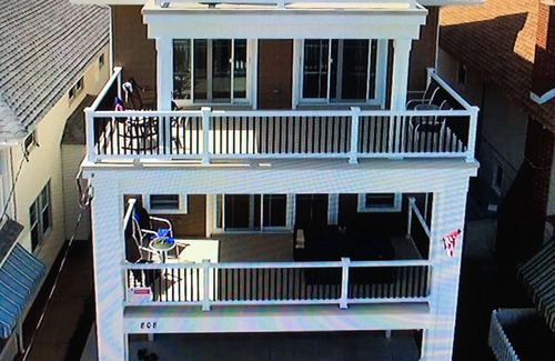 North End Maison | New Ocean View Single, 5 Bdrm, 3. 5 Bath, Parking 4, 1 Block To Beach, Ascenseur