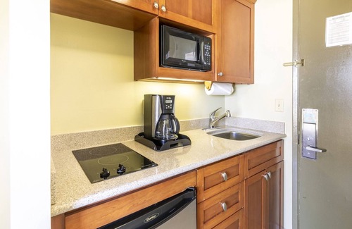 Waikiki Maison | Ocean View Suites | 2 Units | Rooftop Pool | Full Kitchen | Waikiki Beach