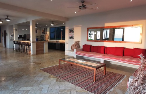 Mal Pais Maison | 5 Chambres Ocean View Maison de luxe moderne avec piscine à débordement