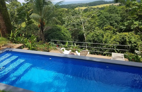 Dominical Villa | Villa Las Olas - Piscine privée, immense terrasse flottante, couchers de soleil directs sur l'océan!
