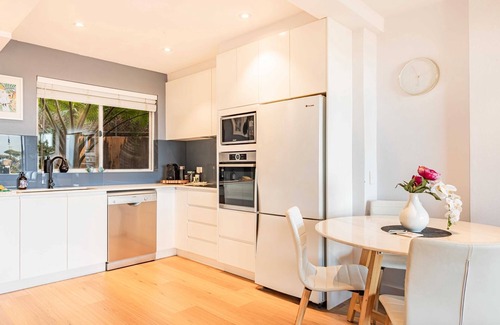 Collaroy Beach Appartement | Ocean Views 2-Bed Apartment Minutes from Beach