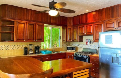 Ballena Maison | Ocean views and privacy above Uvita