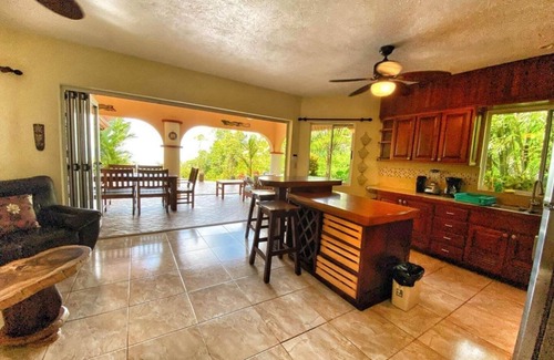 Ballena Maison | Ocean views and privacy above Uvita