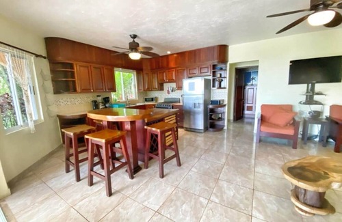 Ballena Maison | Ocean views and privacy above Uvita