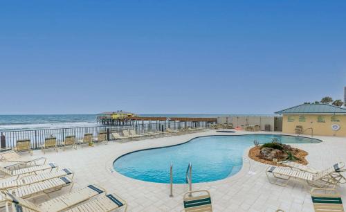 Daytona Beach Shores Appartement | Ocean Views from Your Private Balcony! Sunglow Resort 606 by Brightwild