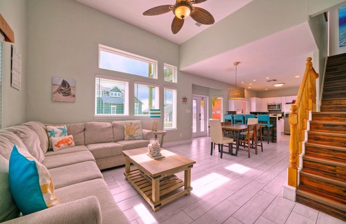Sand Point Maison | Ocean views from two decks & beach boardwalk across the street