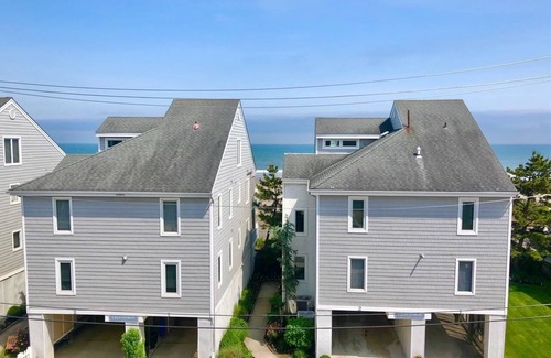 Sea Isle City Copropriété | Ocean views in the heart of town just steps to the beach.