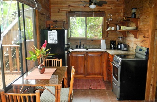 Uvita Cabine | Vues panoramiques sur l'océan et la jungle depuis Casita ... WI-FI plus Commodités 5 étoiles!