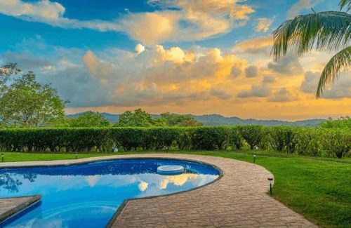 Ciudad Cortes Maison | Ocean Views-private-pool-easy Access-ojochal-gate