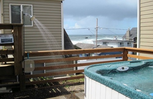 Nelscott Copropriété | Vues sur l'océan! Accès à la plage sans escalier! Jacuzzi! Wifi!
