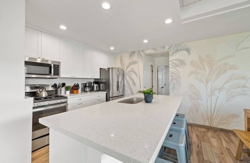 Mission Beach Maison | Ocean Views, Steps to Beach, Rooftop, Firepit