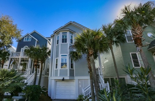 Ocean Point Maison | Ocean Views, Two Master Suites, Screened Porch & Access to Ocean Point Community Pool & Cabana