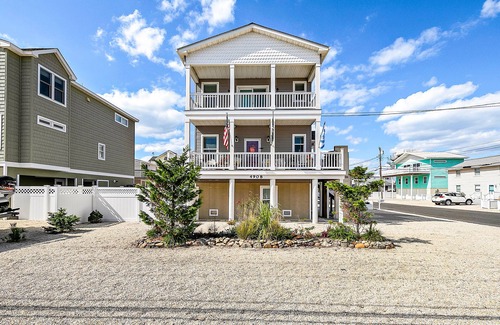 Holgate Maison | Ocean Views without Oceanfront Prices, just steps from the Beach with Lifeguards