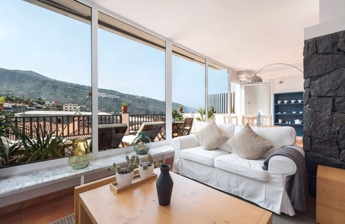 La Mancha Appartement | Ocean/volcano views, terrace, wifi, concierge [B]