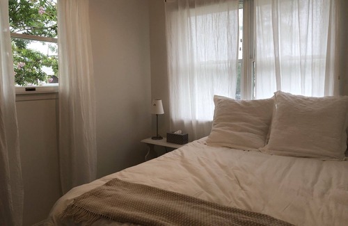 Bethany Beach Appartement | Oceanblock & Downtown Bethany - 2 bed / 1 bathroom with Private Sun Porch