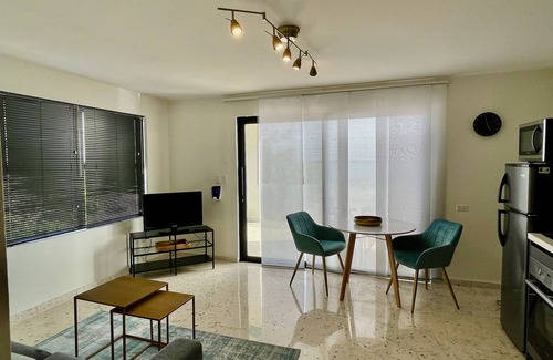 Oranjestad Copropriété | Oceanfront 1-BDR Condo: King-Bed|Pool|Full-Kitchen|Sofa-Bed|Mini-Beach|Dock