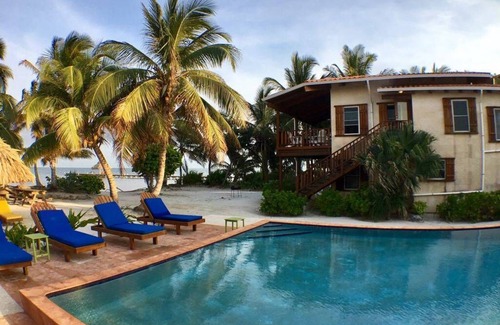 San Pedro Maison | Oceanfront 3Bd / 3Bth Home w / Blue Skies, Emerald Seas, Warm Winds & Coconut Trees