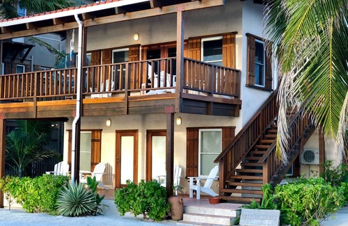 San Pedro Maison | Oceanfront 3Bd / 3Bth Home w / Blue Skies, Emerald Seas, Warm Winds & Coconut Trees