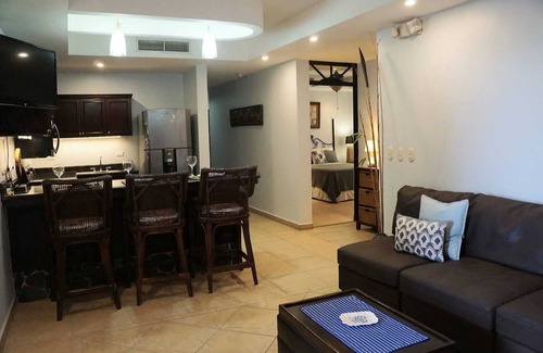 Barrio Los Villalobos Copropriété | Ocean Front 3BDR Condo with direct beach access