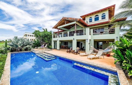 Playa Negra Maison | Oceanfront 5 chambres avec piscine incroyable, vue sur l'océan et le coucher du soleil!