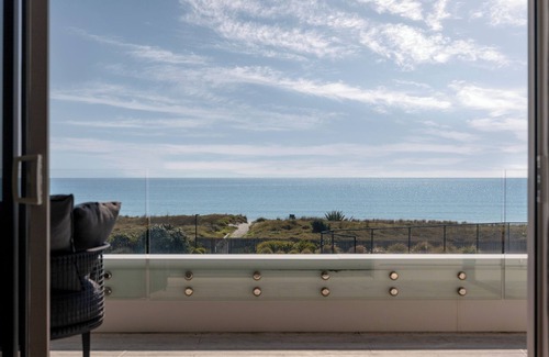 Papamoa Beach Maison | Oceanfront Oasis ~ Papamoa Beach - Beyonder Holiday Homes