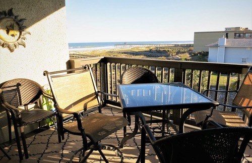 Fernandina Beach Copropriété | Récemment rénové 2 lits KING Oceanfront Wifi gratuit haute définition TV piscine d'eau salée