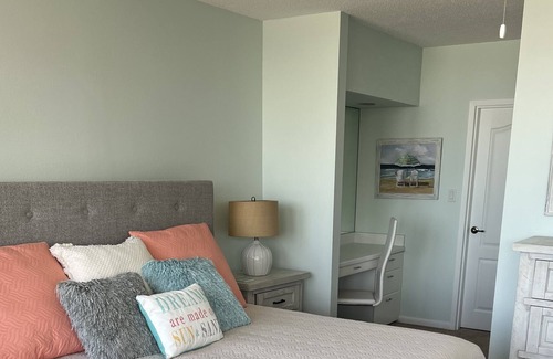 Boardwalk Copropriété | Oceanfront Condo-Peace on the Beach at Golden Arms