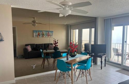 Northeast Virginia Beach Maison | Oceanfront condo, ocean view and indoor pool