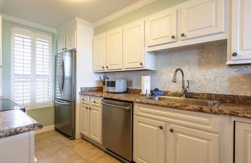 Litchfield by the Sea Copropriété | Oceanfront condo only 100 steps from the beach!