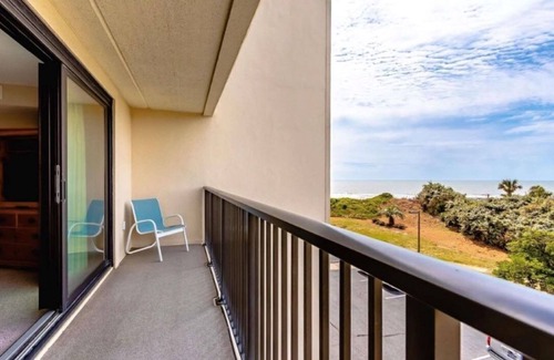 Litchfield by the Sea Copropriété | Oceanfront condo only 100 steps from the beach!