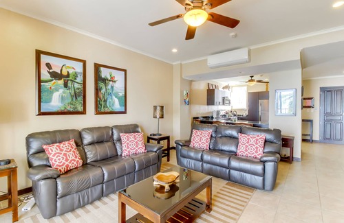 Barrio Los Villalobos Appartement | Condo en bord de mer avec vue panoramique sur la plage, balcon privé et piscine partagée