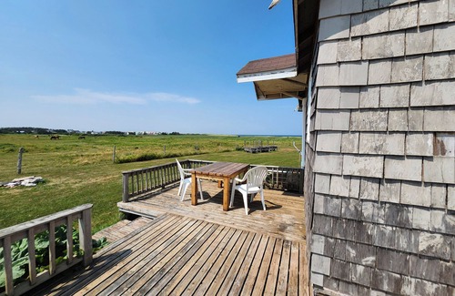 Darnley Cottage | Oceanfront Cottage with Fireplace & AC in Charming Kensington, PEI